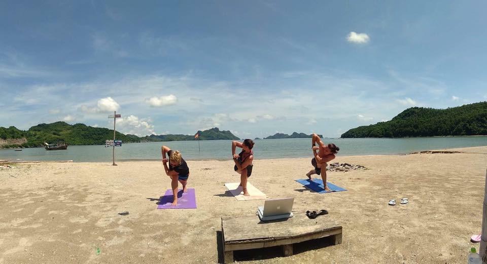 Woodstock Beach Camp Hien Hao Exteriör bild